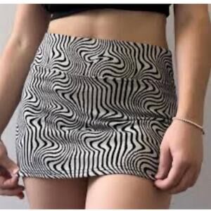 Urban Outfitters Women's Black and White Swirl Jacquard mini skirt Size M